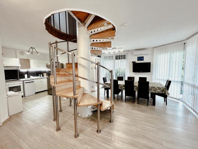 Csevi Apartmanhaz Mezőkövesd Exteriör bild