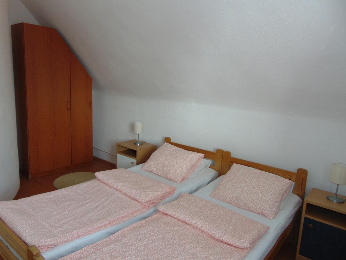 Csevi Apartmanhaz Mezőkövesd Exteriör bild
