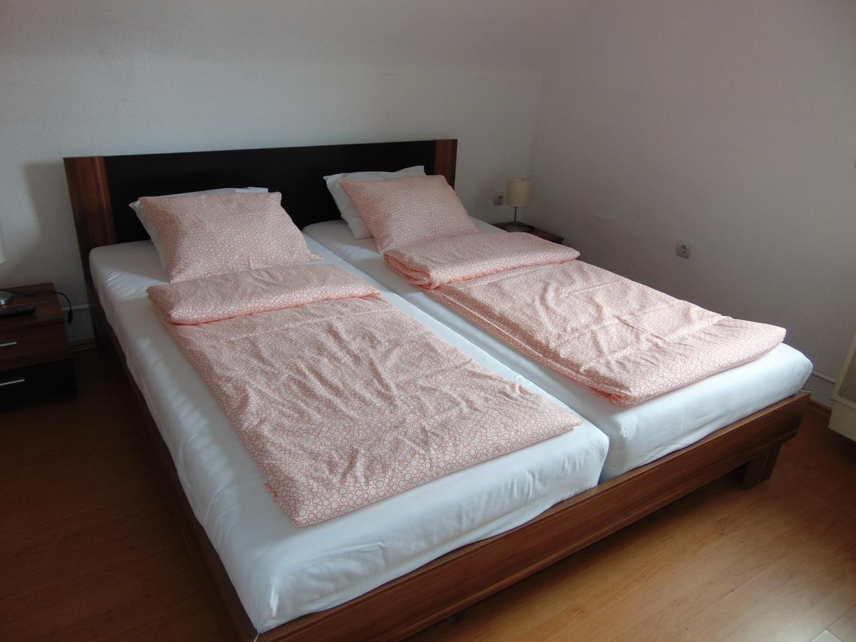 Csevi Apartmanhaz Mezőkövesd Exteriör bild